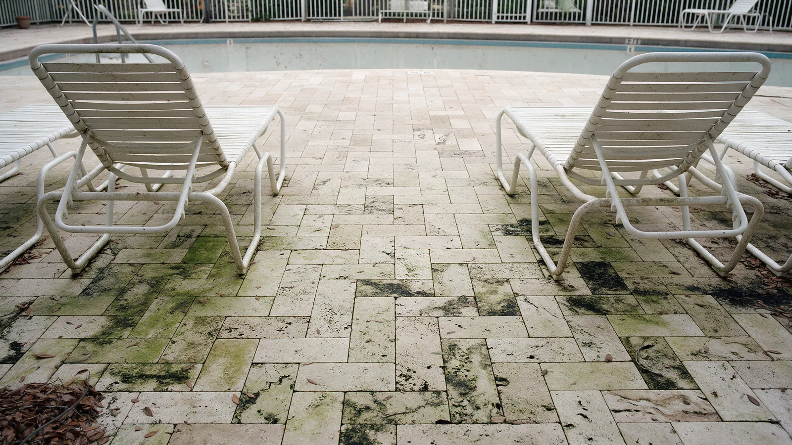 Pool deck before cleaning